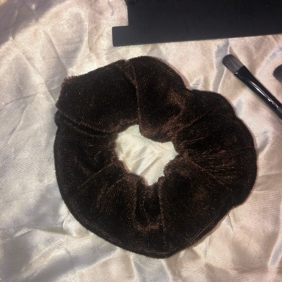 Makeup Bundle! Brand new eyeshadow palette - Picture 5 of 7